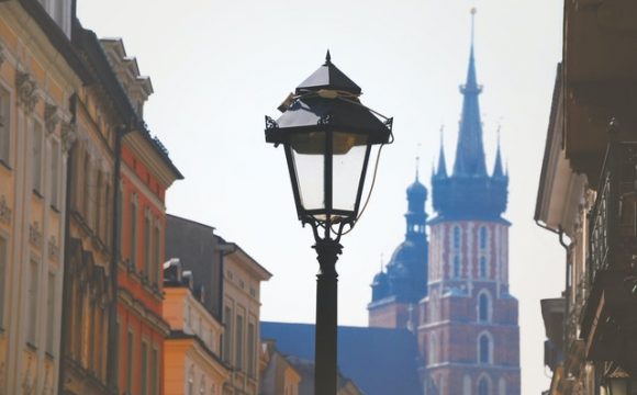 Nowe mieszkania w Krakowie i widok na Kościół Mariacki