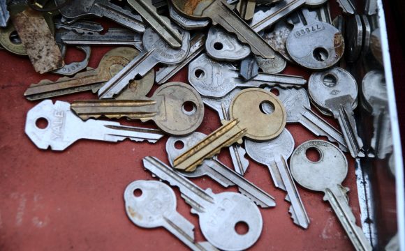 ozdobne szafki na klucze zapobiegają gubieniu kluczy