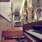 Musica Sacra Edwarda Okunia to dobry wybór dla fanów malarstwa.