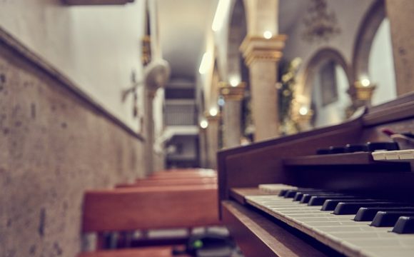 Musica Sacra Edwarda Okunia to dobry wybór dla fanów malarstwa.