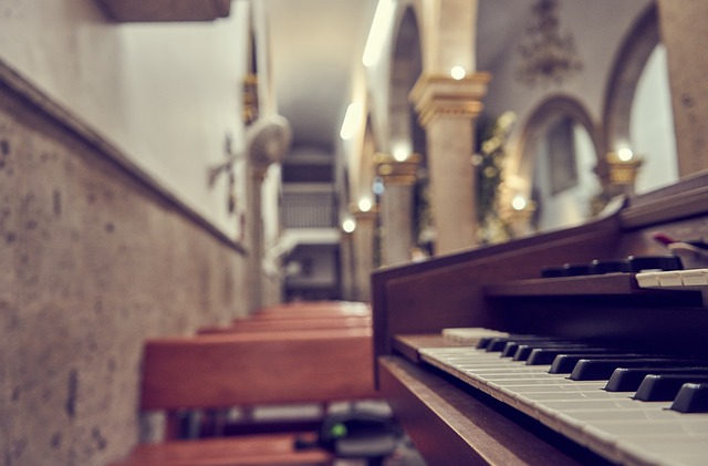 Musica Sacra Edwarda Okunia to dobry wybór dla fanów malarstwa.